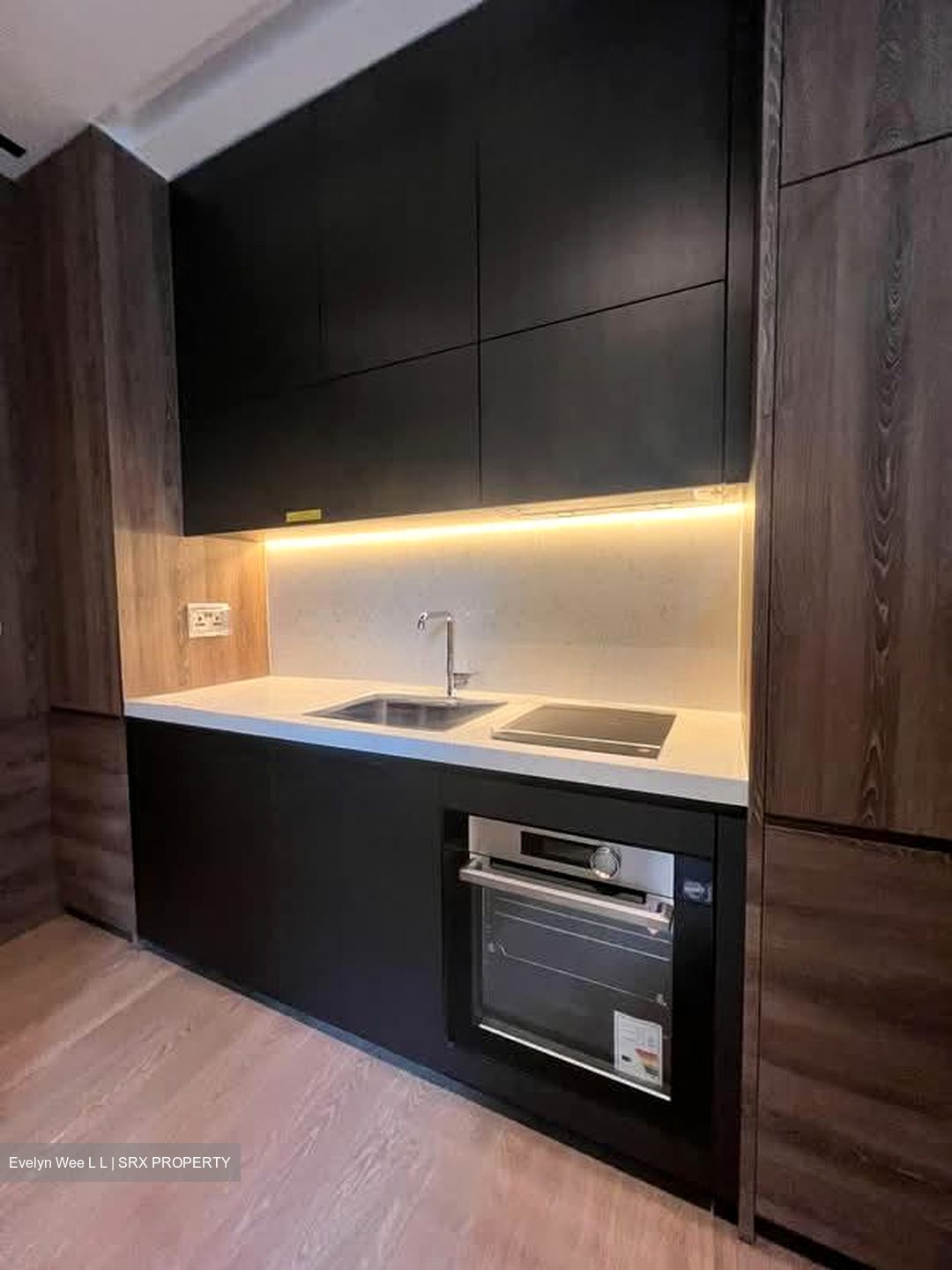 10 Evelyn (D11), Apartment #570636571
